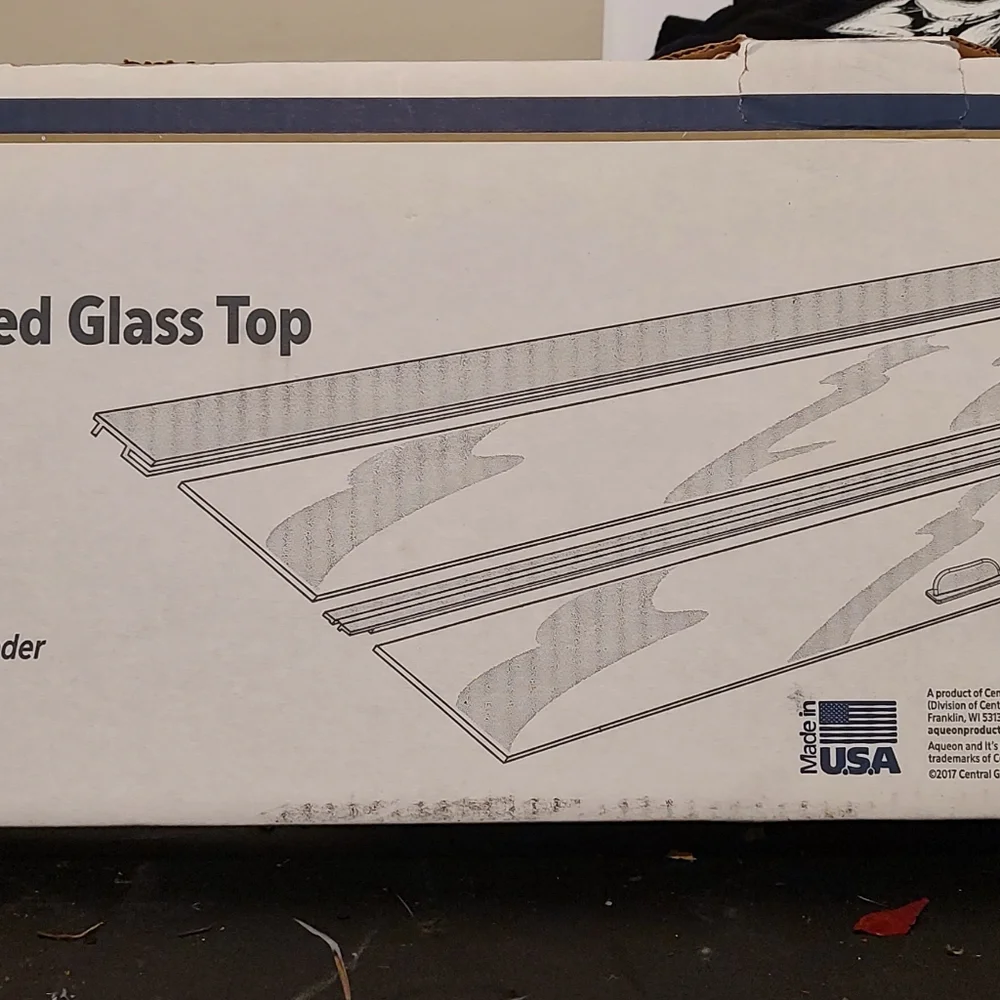 36*18 Aqueon Breeder Hinged Glass Lid Tank.